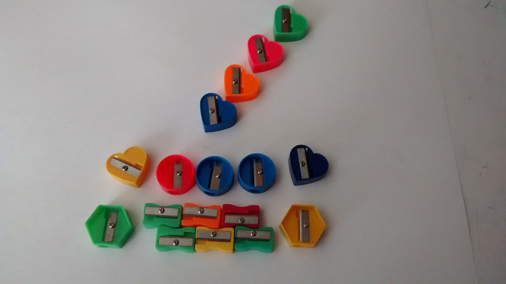 SACAPUNTAS DE DIFERENTES FIGURAS Y COLORES
